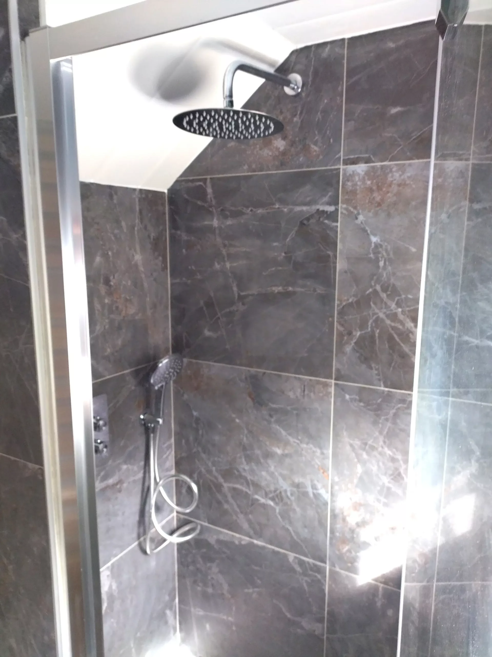 Sarl Neliaz Plombier Chauffagiste A Moelan Sur Mer Creation Salle De Bain